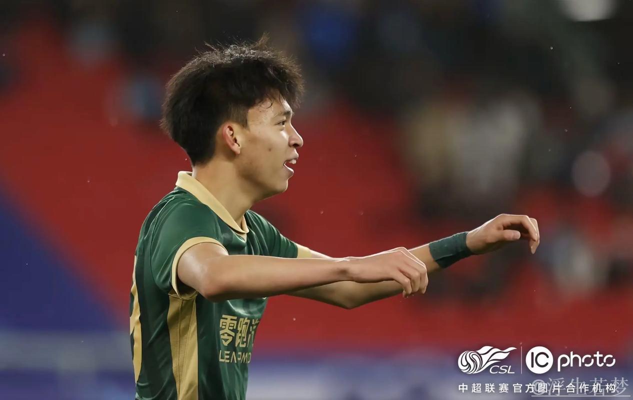 王钰栋:斩获最佳新人靠运气,未来留洋计划暂保密 王钰栋:斩获最佳新人靠运气,未来留洋计划暂保密