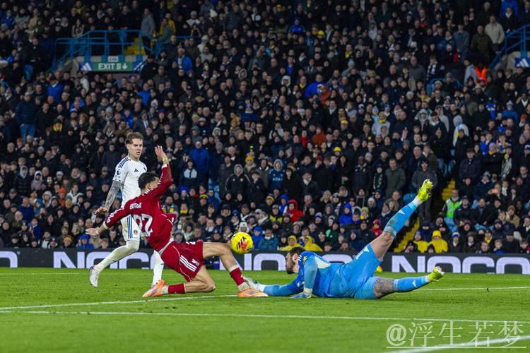 激烈半场对攻 利兹联战平利物浦